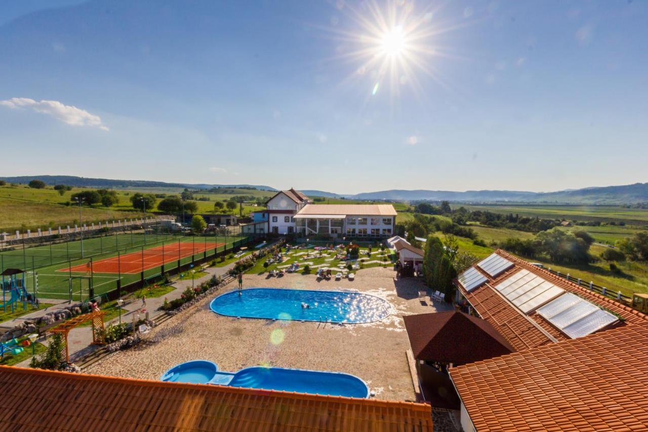 Hotel Europa Kokeltal Albeşti Esterno foto